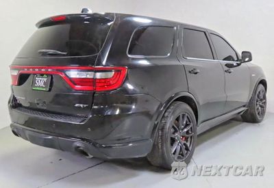Trzecie zdjęcie samochodu z tyłu: 2020 DODGE DURANGO SRT VIN:1C4SDJGJ1LC192968 - miniatura