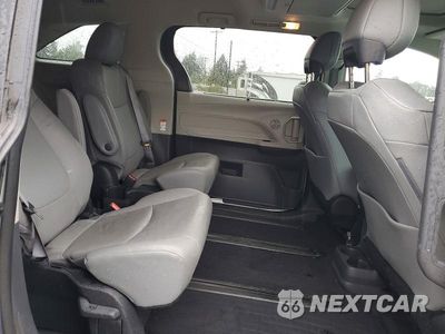 Zdjęcie 11 z 14 samochodu: 2022 TOYOTA SIENNA XLE VIN:5TDJSKFC5NS067516 - miniatura