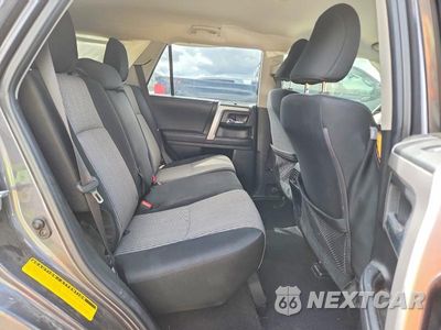Zdjęcie 10 z 12 samochodu: 2023 TOYOTA 4RUNNER SR5 VIN:JTEMU5JR6P6178238 - miniatura