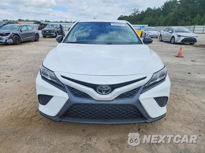 Piąte zdjęcie samochodu w środku: 2020 TOYOTA CAMRY SE NIGHTSHADE VIN:4T1G11AKXLU315639 - miniatura
