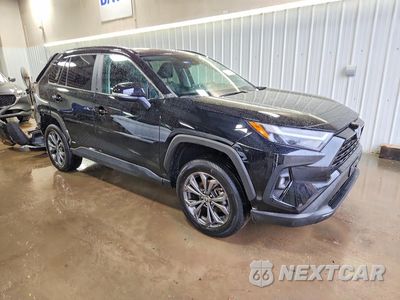 Czwarte zdjęcie samochodu z boku: 2022 TOYOTA RAV4 XLE PREMIUM VIN:4T3B6RFV6NU103702 - miniatura