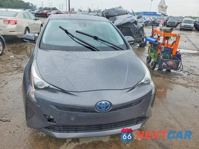 Piąte zdjęcie samochodu w środku: 2017 TOYOTA PRIUS TWO VIN:JTDKBRFU3H3029956 - miniatura