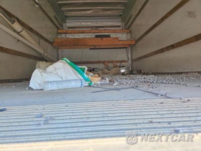 Zdjęcie 10 z 13 samochodu: 2007 FORD E450 BOX TRUCK VIN:1FDXE45S47DA16928 - miniatura