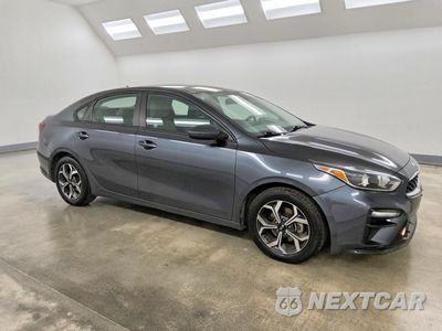Czwarte zdjęcie samochodu z boku: 2021 KIA FORTE LXS VIN:3KPF24AD0ME315973 - miniatura
