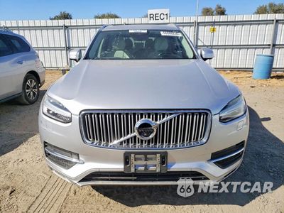 Piąte zdjęcie samochodu w środku: 2016 VOLVO XC90 T6 VIN:YV4A22PL5G1050744 - miniatura