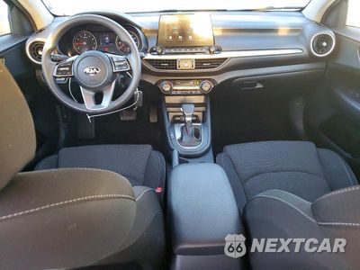 Zdjęcie 8 z 13 samochodu: 2019 KIA FORTE LXS VIN:3KPF24AD7KE133555 - miniatura