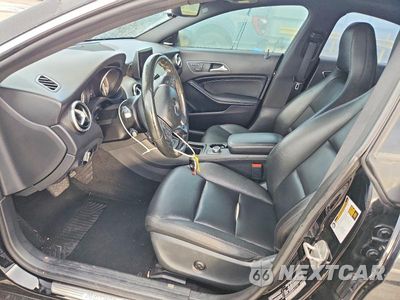 Zdjęcie 13 z 24 samochodu: 2014 MERCEDES-BENZ CLA 250 VIN:WDDSJ4EB2EN121197 - miniatura