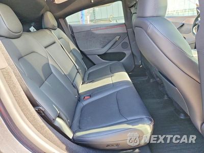 Zdjęcie 10 z 13 samochodu: 2026 TESLA MODEL Y VIN:7SAYGDED5TF695926 - miniatura