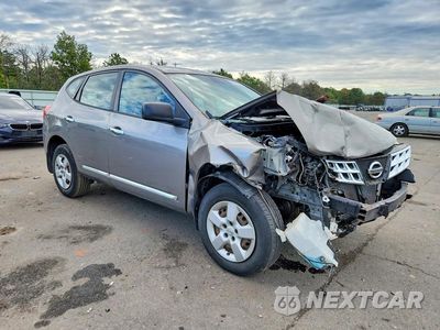 Czwarte zdjęcie samochodu z boku: 2014 NISSAN ROGUE SELECT S VIN:JN8AS5MV1EW704069 - miniatura