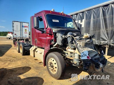 Czwarte zdjęcie samochodu z boku: 2024 FREIGHTLINER CASCADIA 126 SEMI TRUCK VIN:3AKJHLDV5RSUY0694 - miniatura