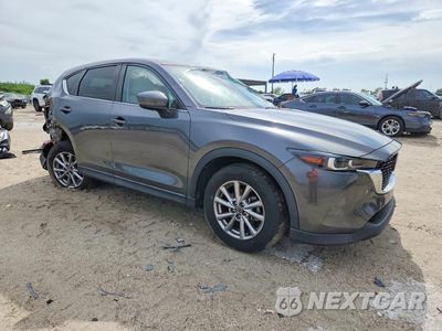 Czwarte zdjęcie samochodu z boku: 2022 MAZDA CX-5 SELECT VIN:JM3KFBBM4N0546902 - miniatura