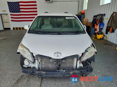 Piąte zdjęcie samochodu w środku: 2017 TOYOTA SIENNA LE VIN:5TDKZ3DC8HS825054 - miniatura