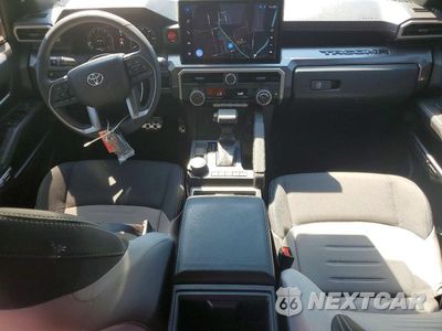 Zdjęcie 8 z 12 samochodu: 2025 TOYOTA TACOMA TRD SPORT VIN:3TMLB5JN9SM194977 - miniatura