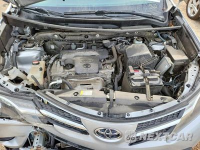 Zdjęcie 11 z 12 samochodu: 2015 TOYOTA RAV4 LE VIN:JTMBFREV0FJ036385 - miniatura