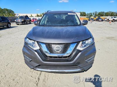 Piąte zdjęcie samochodu w środku: 2017 NISSAN ROGUE SV VIN:JN8AT2MT1HW151793 - miniatura