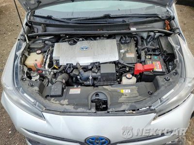 Zdjęcie 11 z 12 samochodu: 2020 TOYOTA PRIUS XLE AWD-E VIN:JTDL9RFU4L3019610 - miniatura