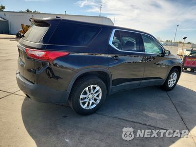 Trzecie zdjęcie samochodu z tyłu: 2019 CHEVROLET TRAVERSE LS VIN:1GNERFKW7KJ253496 - miniatura