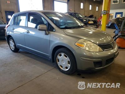 Czwarte zdjęcie samochodu z boku: 2009 NISSAN VERSA 1.8 S VIN:3N1BC13E49L371307 - miniatura