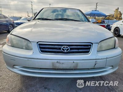Piąte zdjęcie samochodu w środku: 2001 TOYOTA CAMRY CE VIN:4T1BG22KX1U088897 - miniatura
