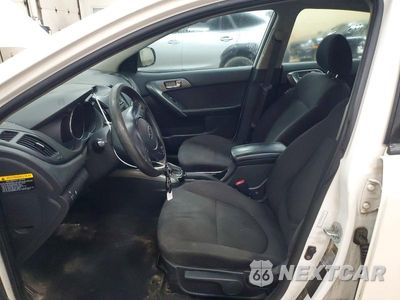 Zdjęcie 7 z 12 samochodu: 2013 KIA FORTE EX VIN:KNAFU4A2XD5646769 - miniatura