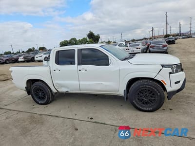Czwarte zdjęcie samochodu z boku: 2023 NISSAN FRONTIER S VIN:1N6ED1EK2PN613368 - miniatura