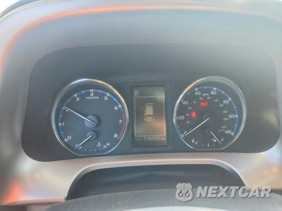 Zdjęcie 9 z 13 samochodu: 2016 TOYOTA RAV4 XLE VIN:JTMRFREV8GJ085740 - miniatura