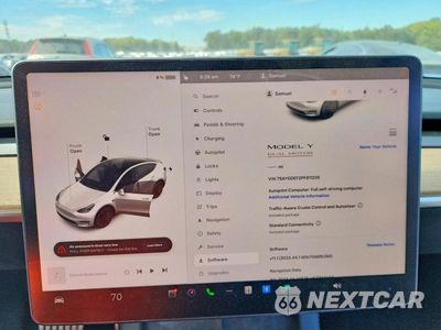 Zdjęcie 9 z 13 samochodu: 2023 TESLA MODEL Y VIN:7SAYGDEF2PF811235 - miniatura