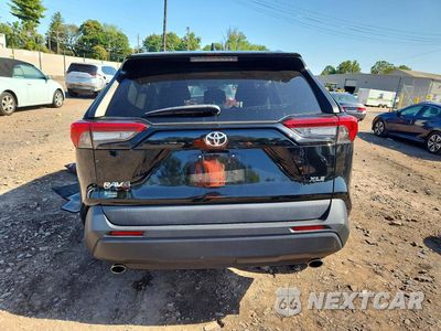 Zdjęcie 6 z 13 samochodu: 2021 TOYOTA RAV4 XLE VIN:2T3W1RFV8MW116286 - miniatura