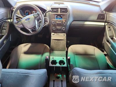 Zdjęcie 8 z 13 samochodu: 2017 FORD EXPLORER POLICE INTERCEPTOR VIN:1FM5K8AR7HGE25774 - miniatura