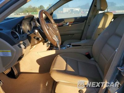 Zdjęcie 7 z 12 samochodu: 2013 MERCEDES-BENZ C 350 VIN:WDDGF5HB6DR272964 - miniatura