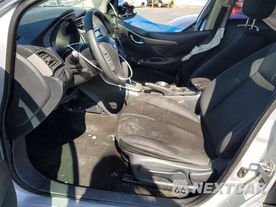 Zdjęcie 7 z 12 samochodu: 2015 NISSAN SENTRA VIN:3N1AB7AP6FY216097 - miniatura