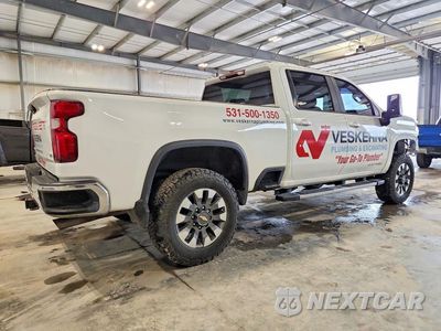 Trzecie zdjęcie samochodu z tyłu: 2022 CHEVROLET SILVERADO K2500 HEAVY DUTY LT VIN:2GC4YNE72N1211094 - miniatura