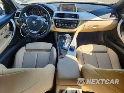 Zdjęcie 8 z 12 samochodu: 2018 BMW 320 I VIN:WBA8E1G51JNU90882 - miniatura