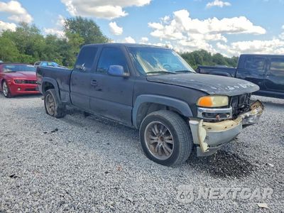Czwarte zdjęcie samochodu z boku: 2002 GMC NEW SIERRA K1500 VIN:1GTEK19T32E299833 - miniatura