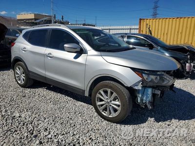 Czwarte zdjęcie samochodu z boku: 2019 NISSAN ROGUE SPORT SV VIN:JN1BJ1CR2KW318095 - miniatura