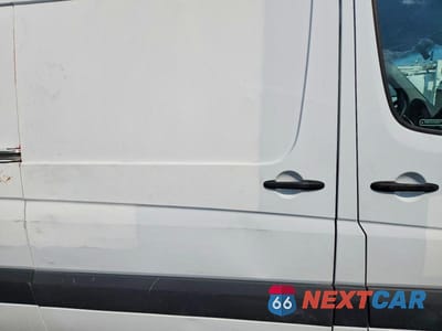 Zdjęcie 11 z 14 samochodu: 2015 MERCEDES-BENZ SPRINTER 2500 DELIVERY VAN VIN:WD3PE8DB0FP135600 - miniatura