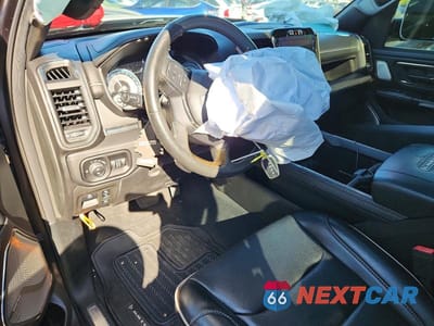 Zdjęcie 8 z 12 samochodu: 2019 RAM 1500 LIMITED VIN:1C6RREHT9KN701125 - miniatura