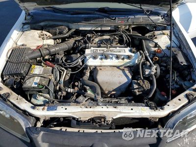 Zdjęcie 11 z 12 samochodu: 2002 HONDA ACCORD EX VIN:1HGCG66862A129433 - miniatura