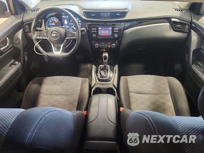 Zdjęcie 8 z 13 samochodu: 2017 NISSAN ROGUE SPORT SV VIN:JN1BJ1CR3HW136432 - miniatura