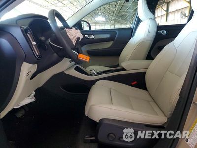 Zdjęcie 7 z 12 samochodu: 2025 VOLVO XC40 PLUS VIN:YV4L12UC7S2457659 - miniatura