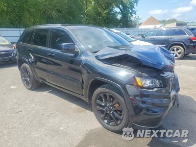 Czwarte zdjęcie samochodu z boku: 2019 JEEP GRAND CHEROKEE LAREDO VIN:1C4RJFAG2KC546853 - miniatura