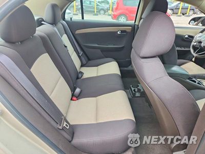 Zdjęcie 10 z 12 samochodu: 2011 CHEVROLET MALIBU LS VIN:1G1ZB5E15BF334551 - miniatura