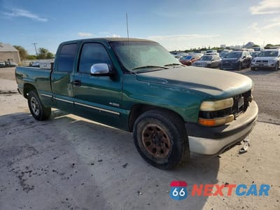 Czwarte zdjęcie samochodu z boku: 2000 CHEVROLET SILVERADO K1500 VIN:1GCEK19T9YE135169 - miniatura