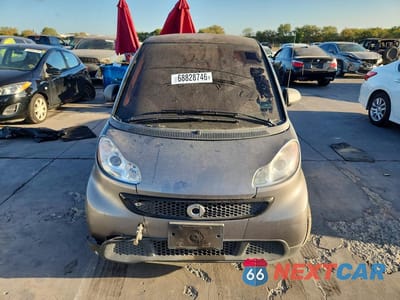 Piąte zdjęcie samochodu w środku: 2013 SMART FORTWO PURE VIN:WMEEJ3BA1DK687771 - miniatura