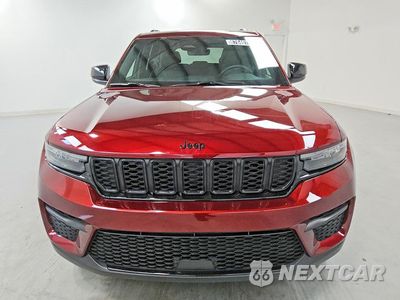 Piąte zdjęcie samochodu w środku: 2025 JEEP GRAND CHEROKEE LAREDO VIN:1C4RJHAG0S8666939 - miniatura