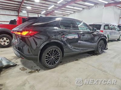 Trzecie zdjęcie samochodu z tyłu: 2026 LEXUS RX 450H+ PREMIUM VIN:JTJCJMGA8T2041675 - miniatura