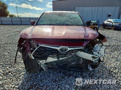 Czwarte zdjęcie samochodu z boku: 2021 TOYOTA HIGHLANDER LE VIN:5TDZZRAH5MS037103 - miniatura