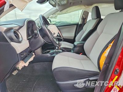 Zdjęcie 7 z 14 samochodu: 2017 TOYOTA RAV4 XLE VIN:JTMWFREV1HJ120462 - miniatura