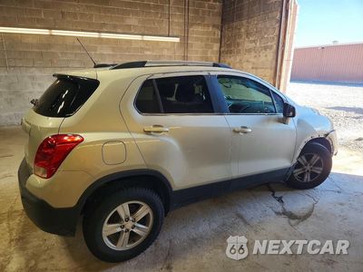 Trzecie zdjęcie samochodu z tyłu: 2016 CHEVROLET TRAX 1LT VIN:3GNCJLSB9GL115775 - miniatura