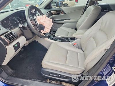 Zdjęcie 7 z 13 samochodu: 2017 HONDA ACCORD EXL VIN:1HGCR2F82HA212143 - miniatura